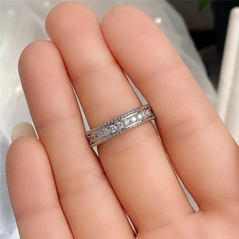 Fashion Design Women's Ring with White Zirconia