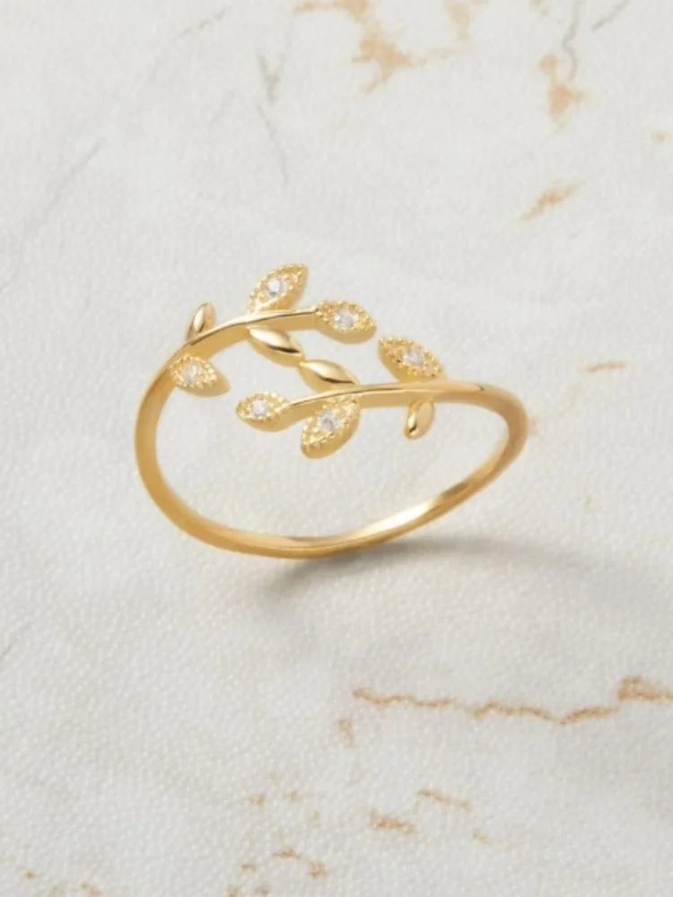 TCrystal Leaf Ring